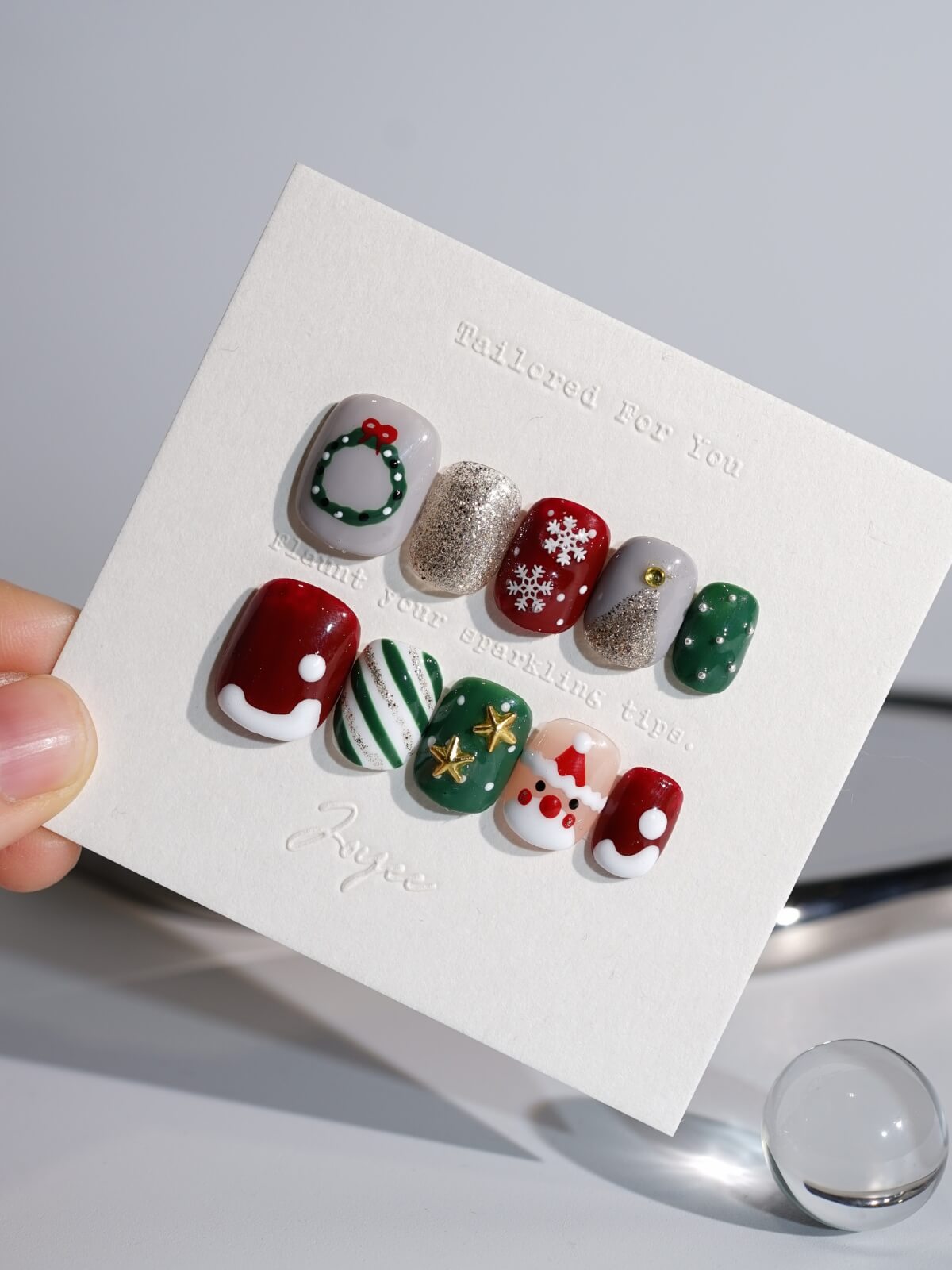 Cute-Christmas-nails-med-squoval