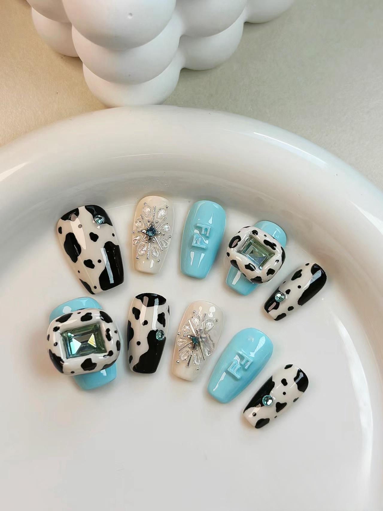 Summer Pasture Cows | False Nails | SHOPQAQ