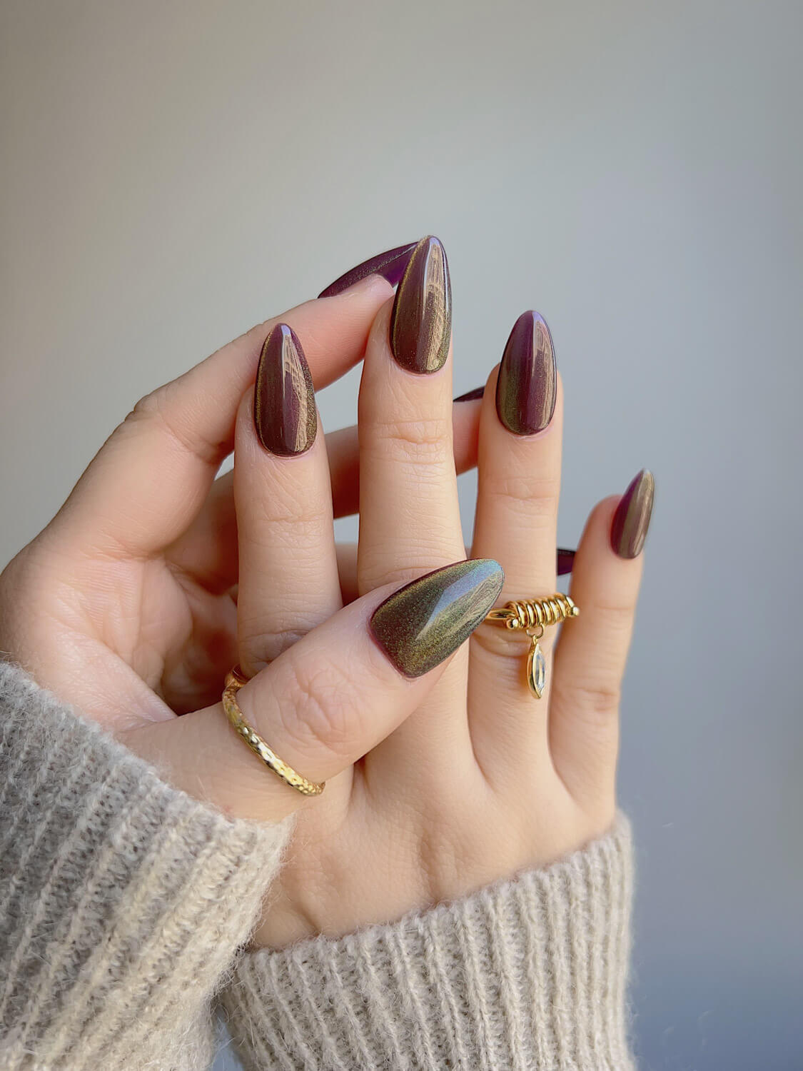 Brown-Cat-eye-nails-GlowGrape-Short-Almond-Nails