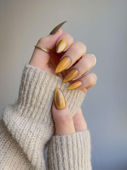 Cat-Eye-Nails-GoldSand-Almond-Nails-Medium