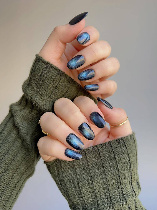 Chase-Cat-eye-nails-Deep-Space-Short-Oval-Press-On-Nails