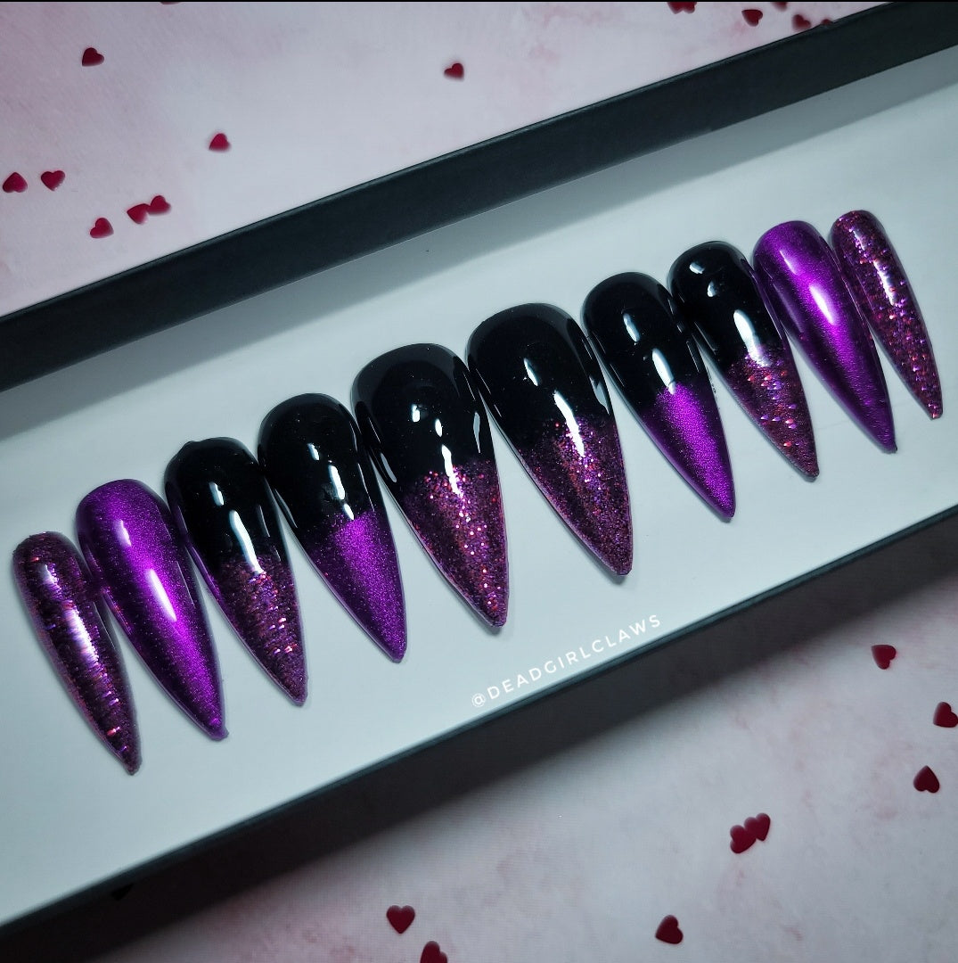 Queen Press on Nail Set