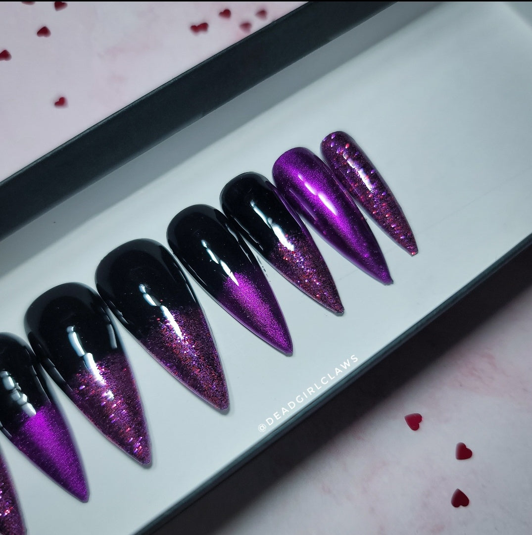 Queen Press on Nail Set