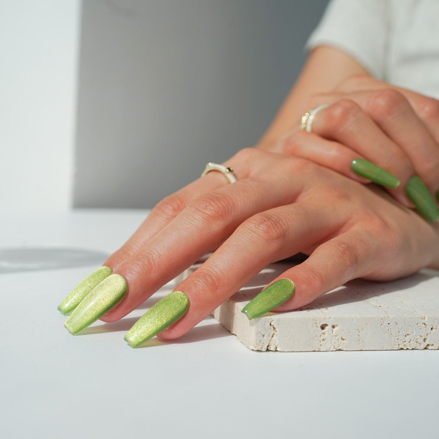 Handmade- Green Acrylic Cat-eye Press On Nail Set