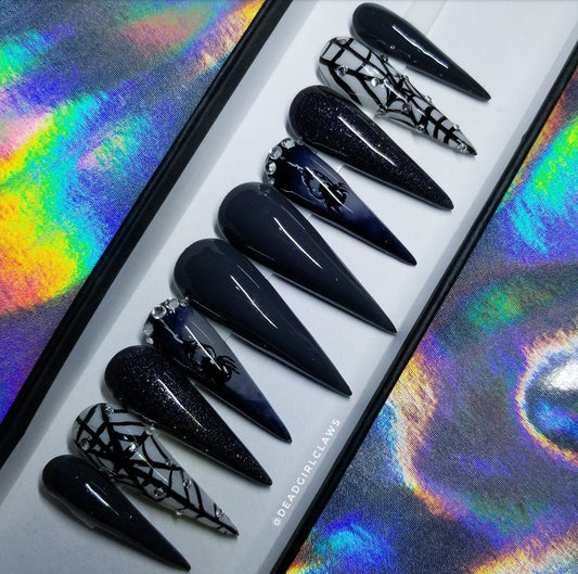 Spider Queen Press On Nail Set