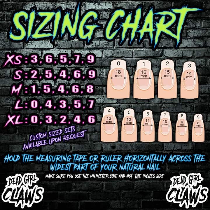 Living Dead Press on Nail Set (Glow in the Dark)