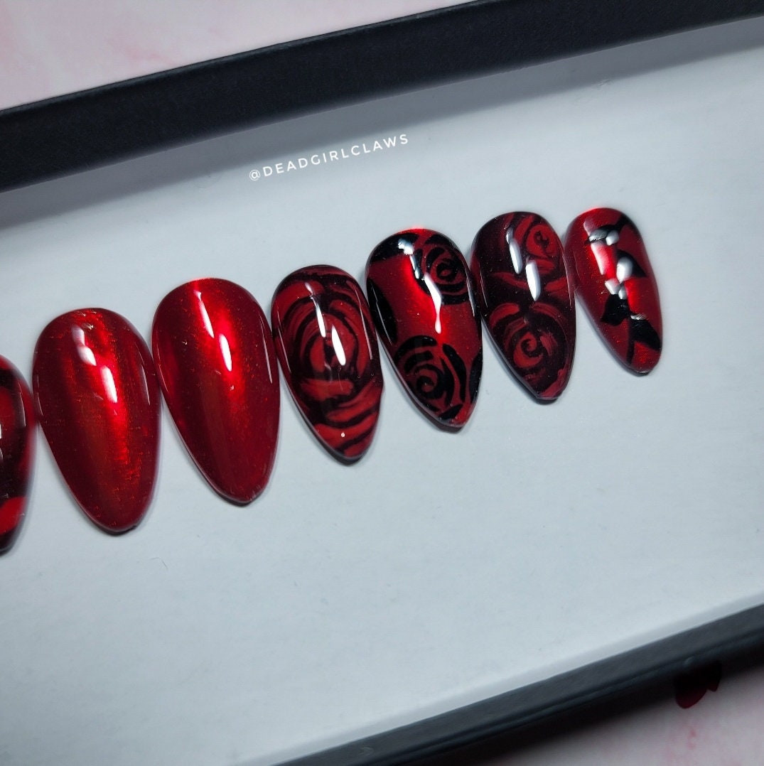 Amor Press on Nail set